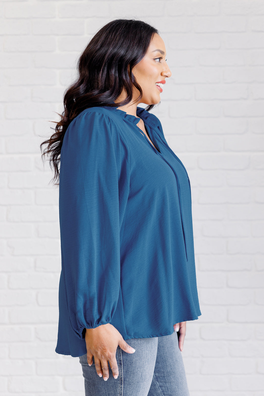 Blusa con detalle de lazo y abertura en la cerradura We Believe