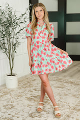 Vestido fruncido con capas de vals de flores silvestres en color menta