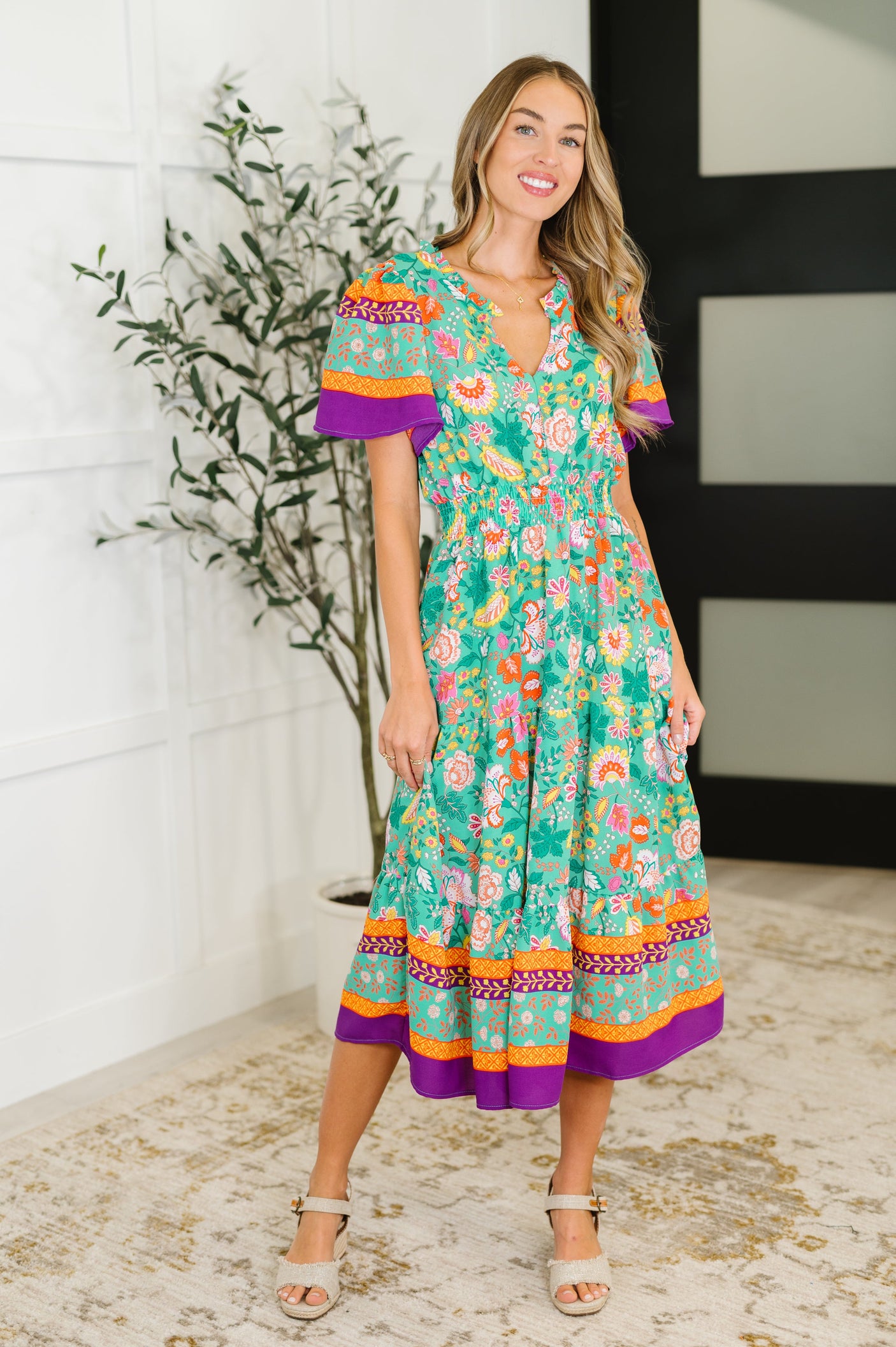 Vestido fruncido con flores silvestres Wish en color menta