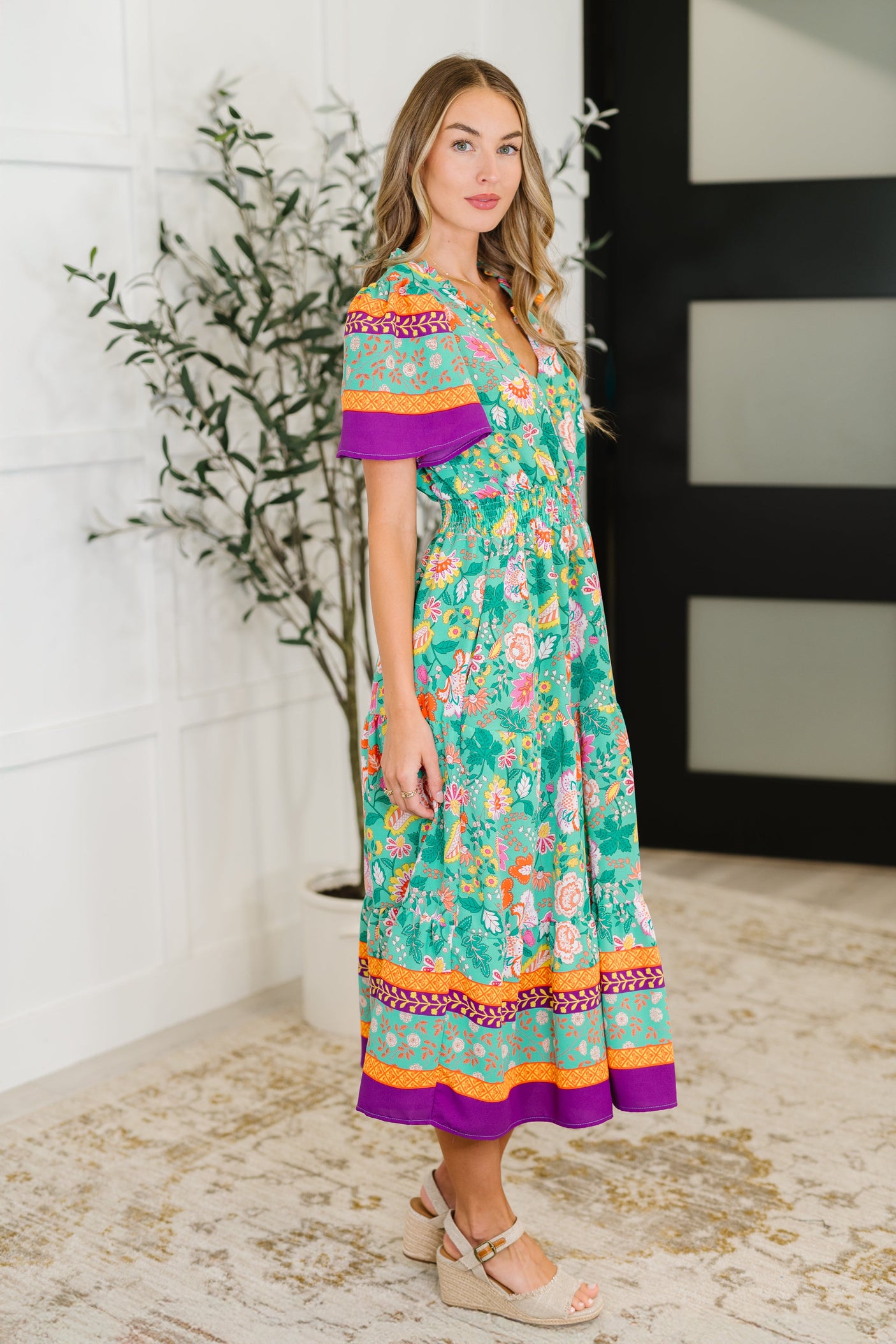 Vestido fruncido con flores silvestres Wish en color menta