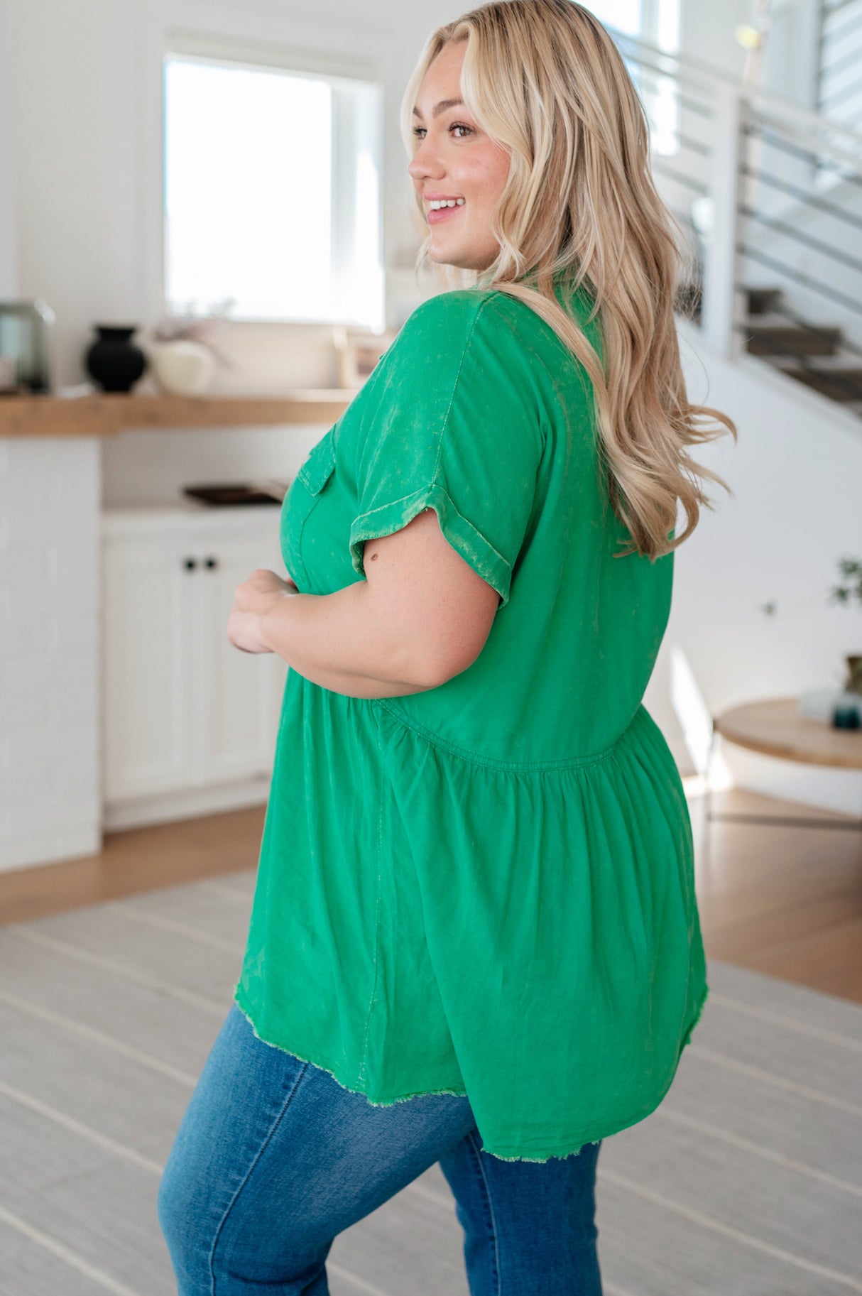 Blusa peplum con botones para trabajar en el jardín