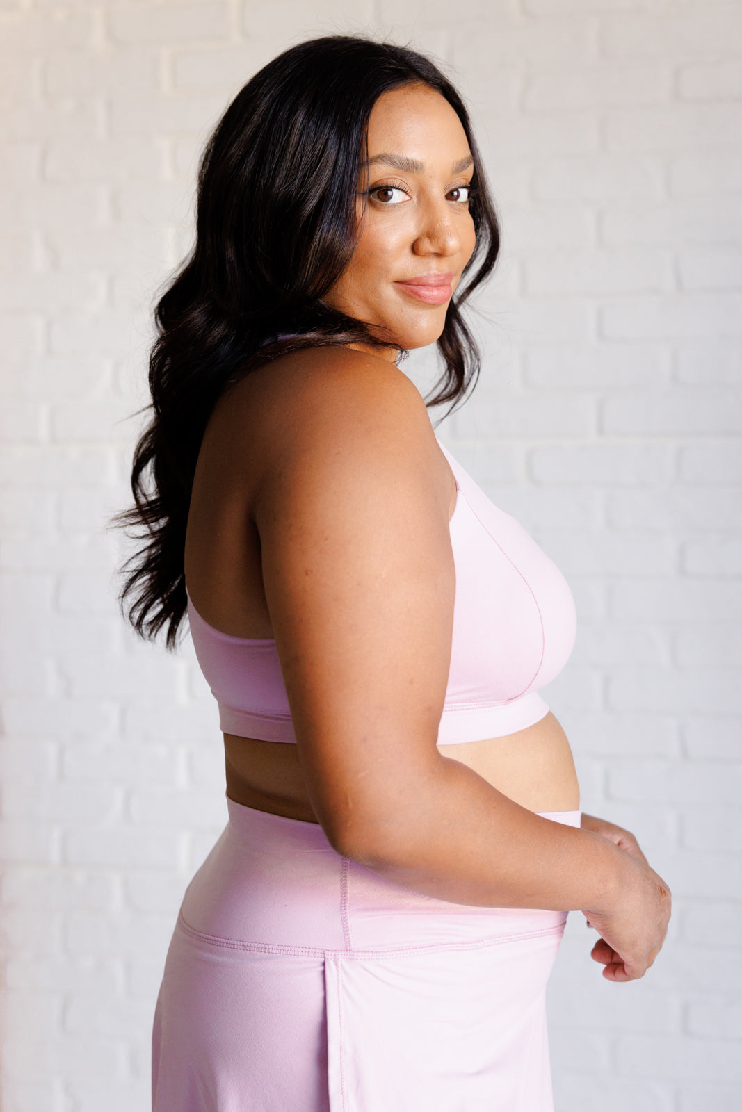 Sujetador deportivo con espalda cruzada Working Out My Ego en color malva peonía