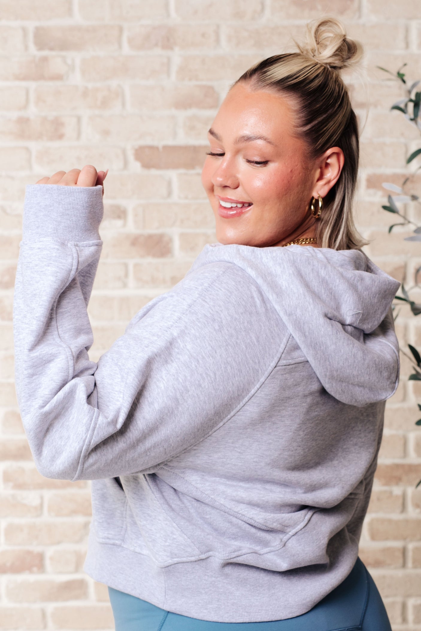 Sudadera con capucha Working Up A Sweat en gris
