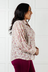 Blusa con botones florales "Tú y yo nos conectamos"