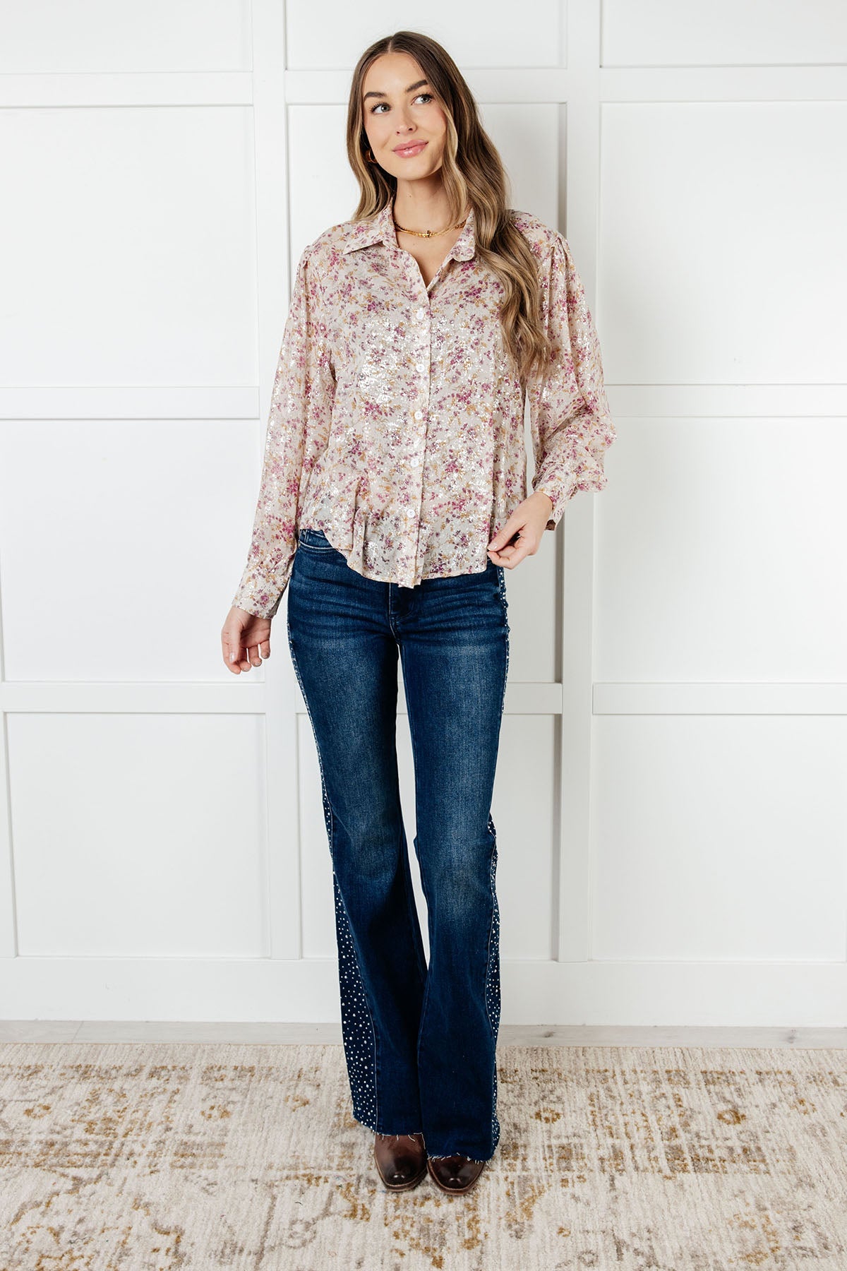 Blusa con botones florales "Tú y yo nos conectamos"