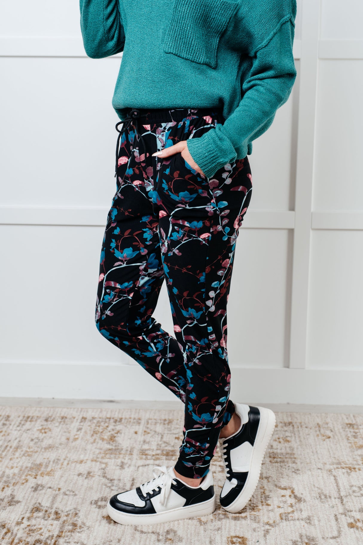 Tus nuevos joggers favoritos en Luminescence Vine 