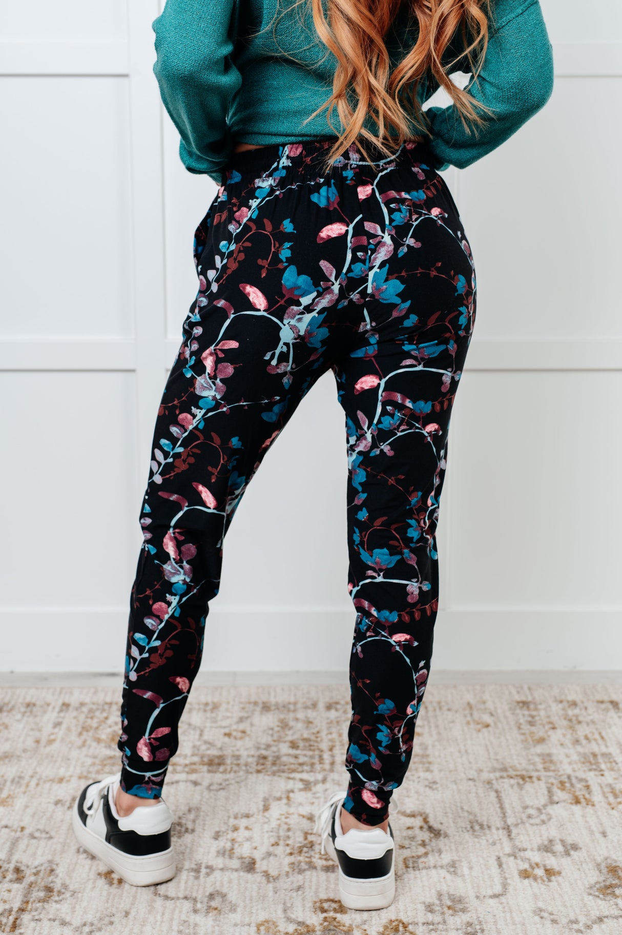 Tus nuevos joggers favoritos en Luminescence Vine 