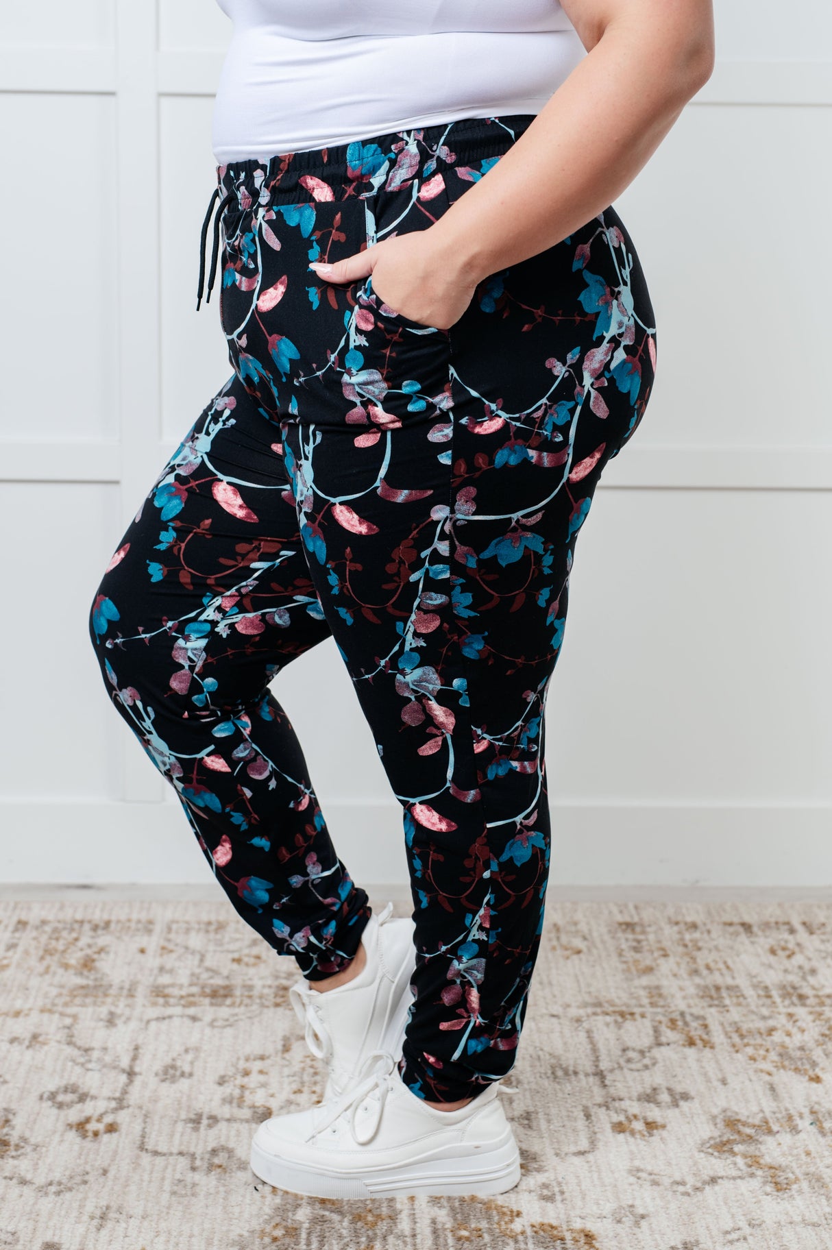Tus nuevos joggers favoritos en Luminescence Vine 