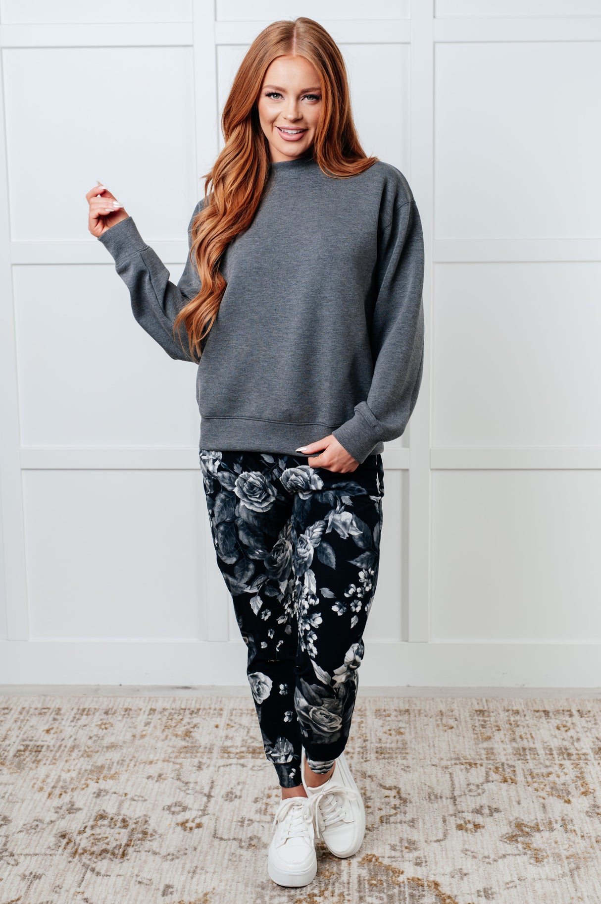 Tus nuevos joggers favoritos con estampado de rosas