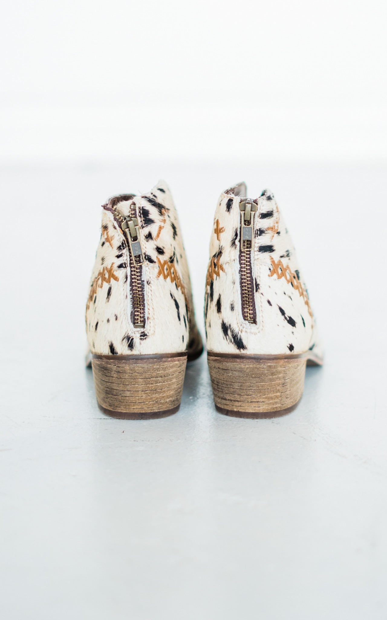 Botín All Roads en blanco y negro