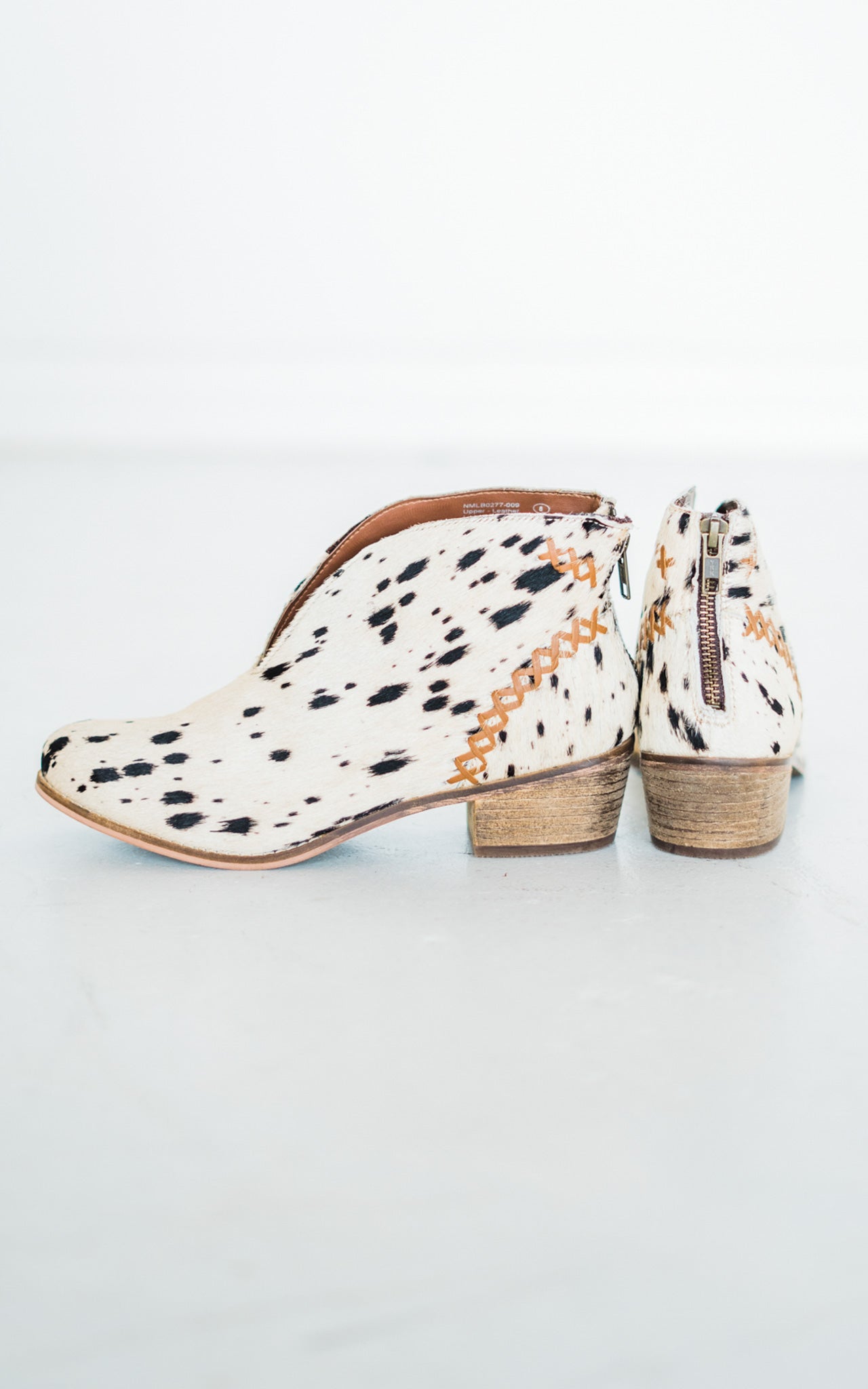 Botín All Roads en blanco y negro