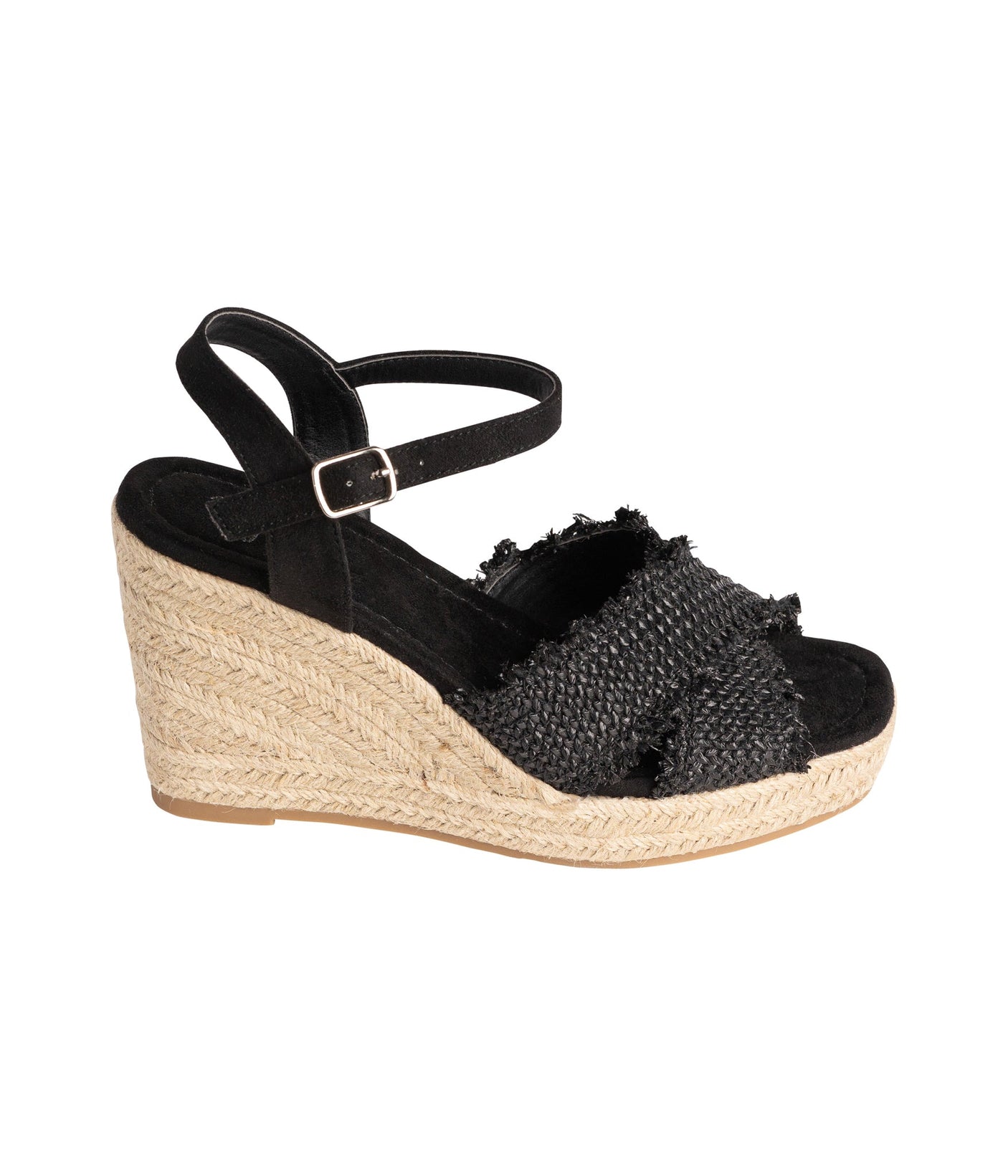 Elinor Wedge en negro