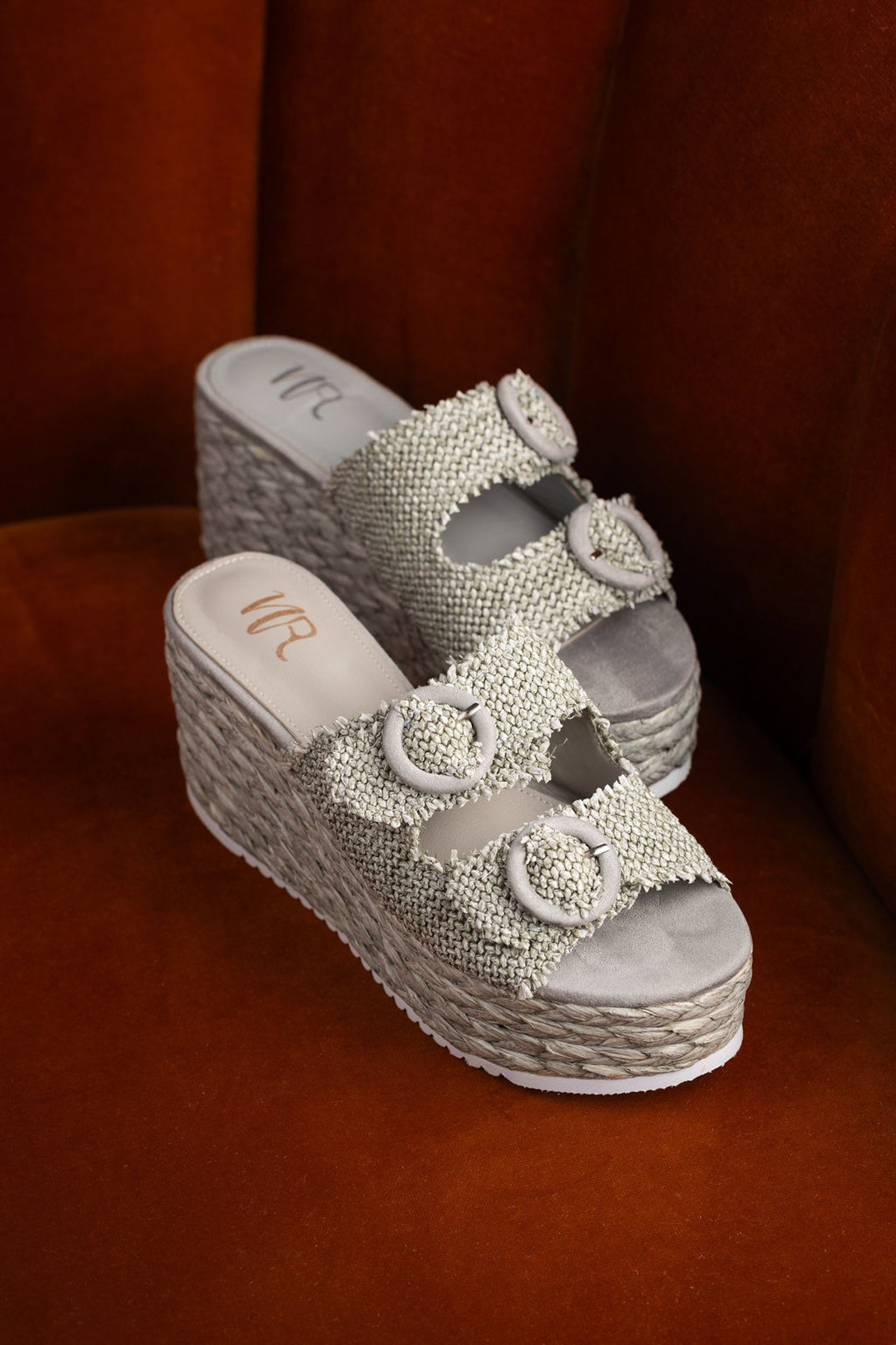 Cuña con hebilla Eriwen en color verde azulado