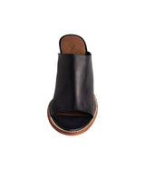 Sandalia de tacón Hallie en color negro