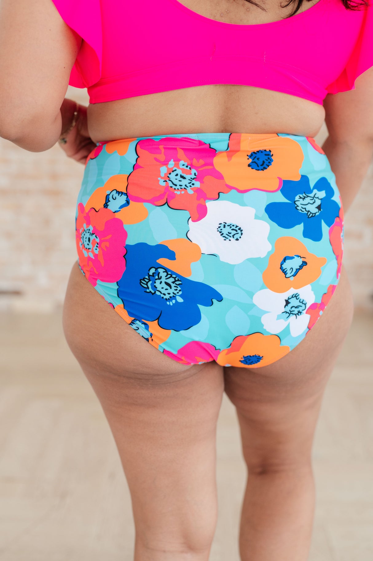 Traje de baño de cintura alta con estampado floral panameño